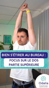 Bien s'étirer au bureau : focus sur la partie supérieure du dos